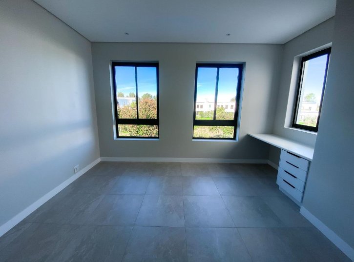 To Let 4 Bedroom Property for Rent in Croydon Gardens Estate Western Cape